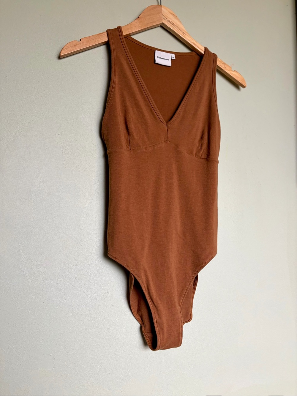 Richer Poorer Soft Women’s Honey Brown V-Neck Bodysuit Size M Neutral Balletcore